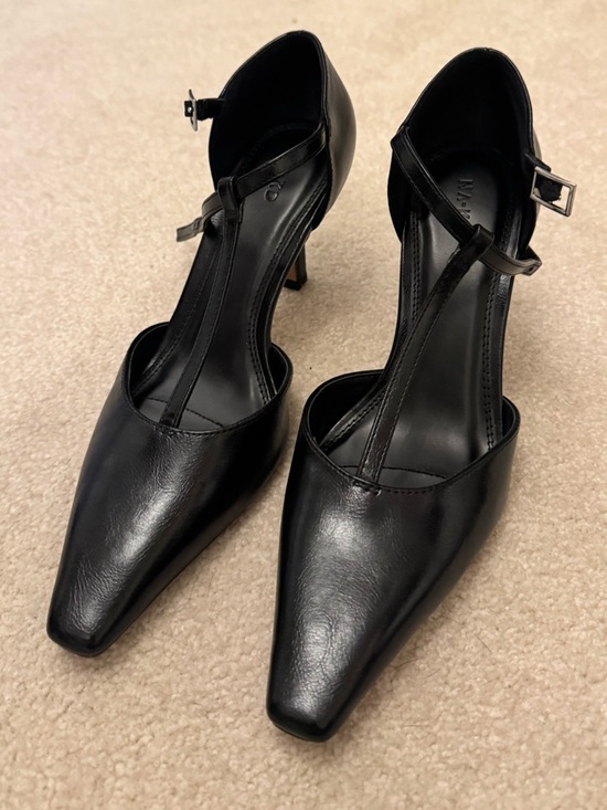 Na-Kd Shoes - Sleek Black T-Strap Pointed Toe Heels with Ankle Buckle